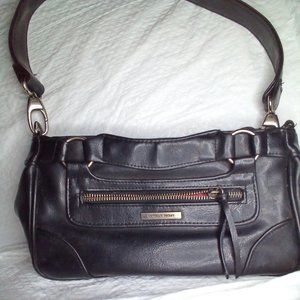 VICTORIA'S SECRET black leather hand bag